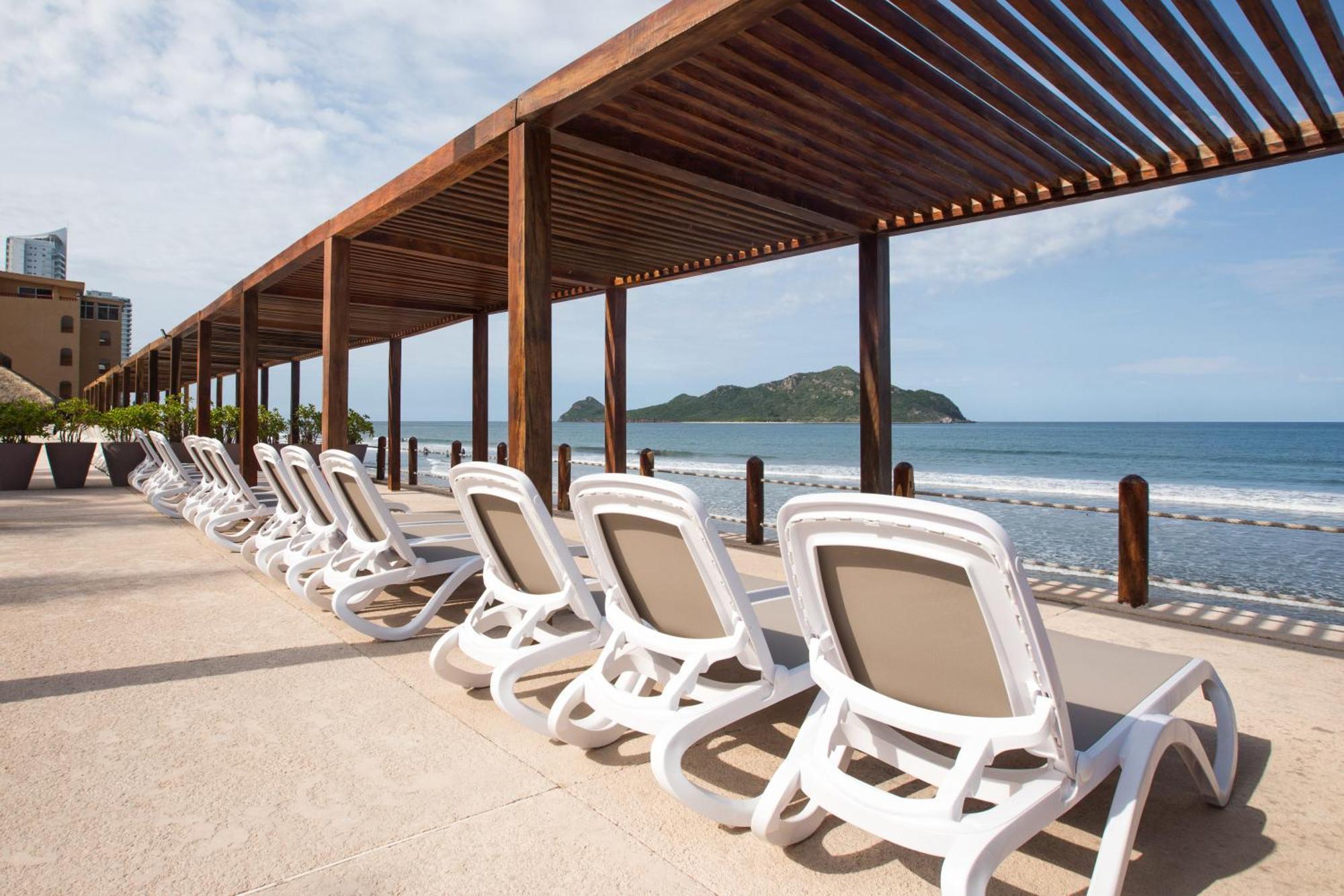 Costa De Oro Beach Hotel Mazatlán Exteriör bild